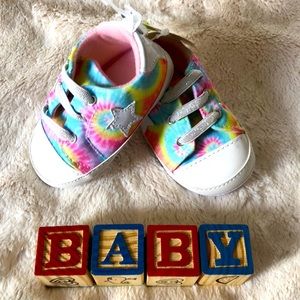 NEW tie dye sneaker shoes (6-9months)